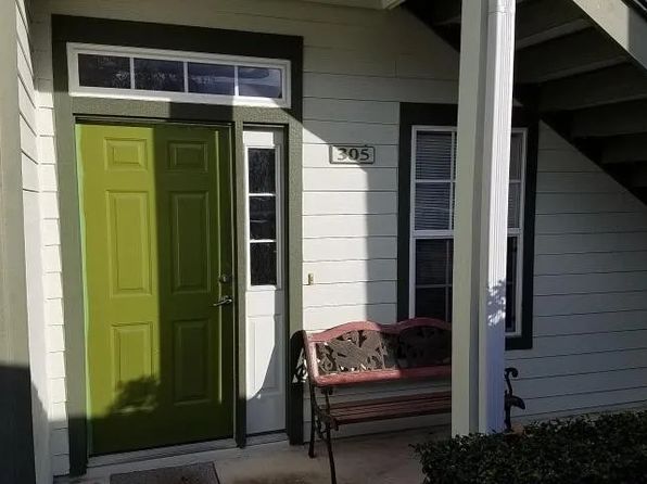 2935 NE 7th St APT 305