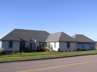 2 Blue Jay Dr, Bloomsburg, PA 17815