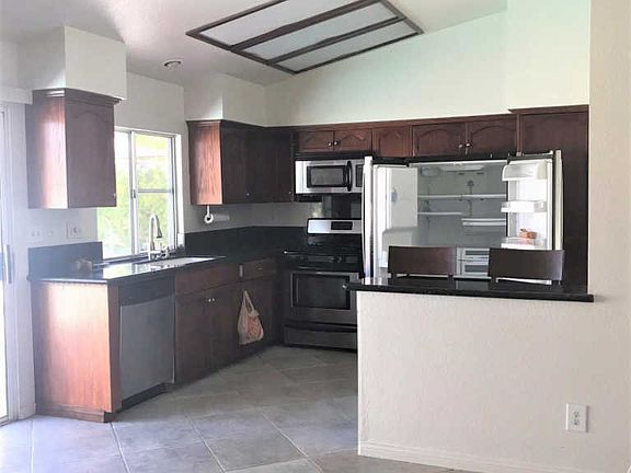 3rd image of 44370 Willow Cir