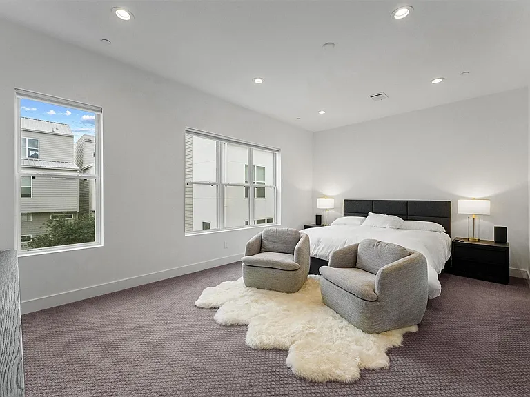 5854 E Post Oak Ln — Photo 1