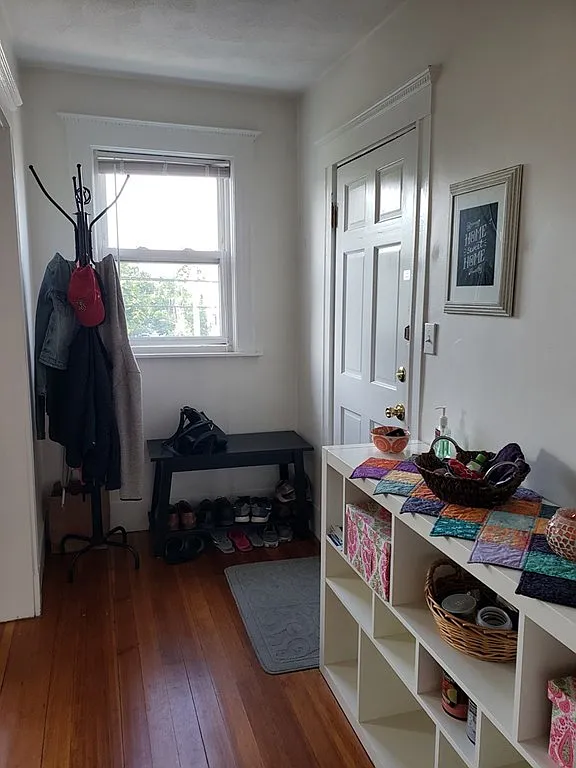 2 bed, 1000 sqft, $3,000 — Photo 2