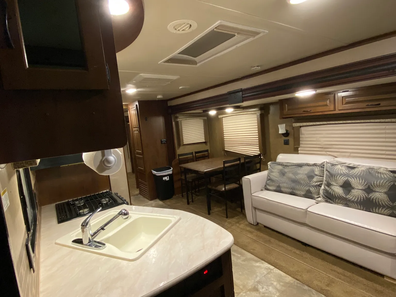 2 bed, 350 sqft, $600 — Photo 3