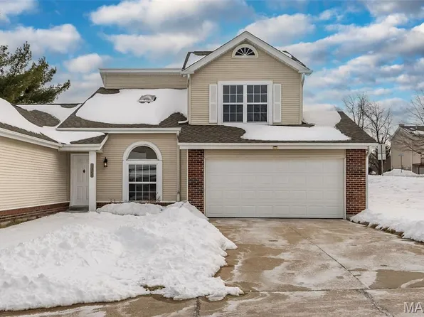 1300 Forest Creek Dr #1, Saint Charles, MO 63303