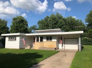 553 Main St, Wanamingo, MN 55983