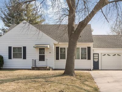 355 21st St NW, Cedar Rapids, IA, 52405