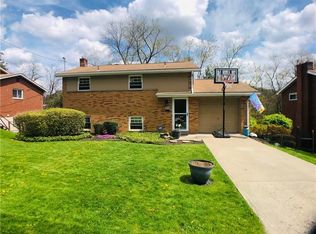 554 Lucia Dr, Pittsburgh, PA 15221