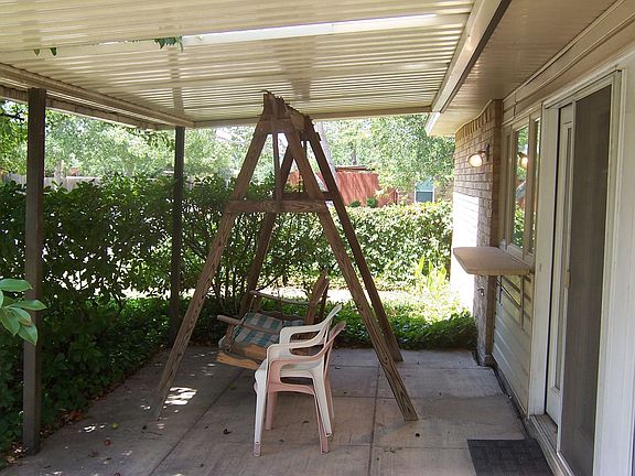 3rd image of 5000 Crawford Dr