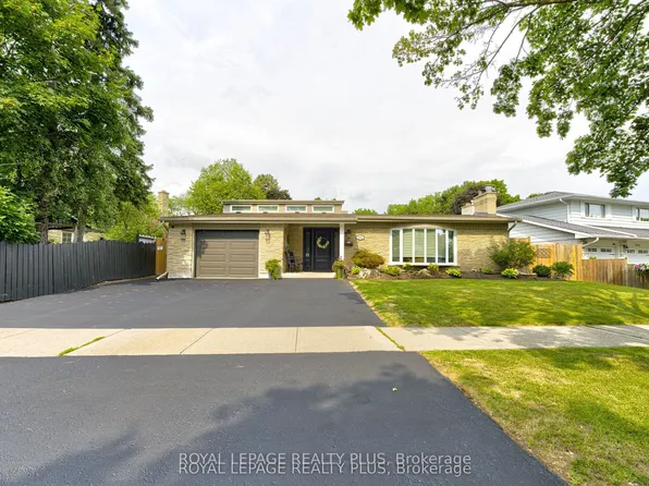 2063 Cavendish Dr, Burlington, ON L7P 1Y9