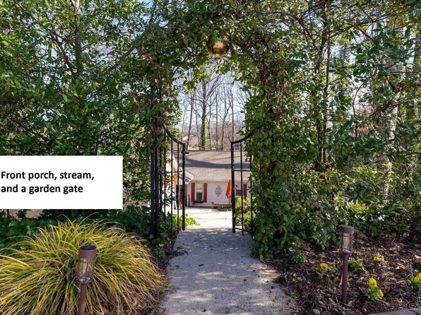 107 Stone Ridge Ct, Greer, SC 29650