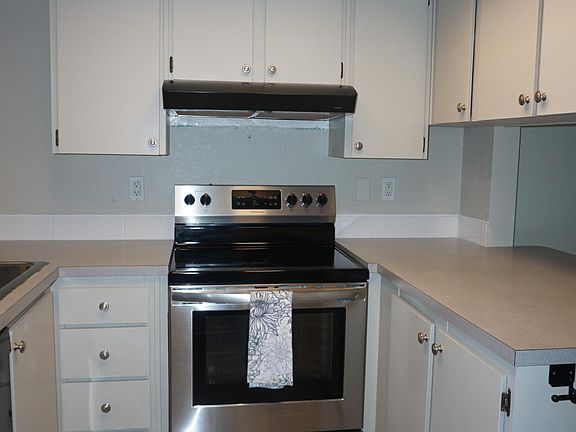 Kitchen Alternate View