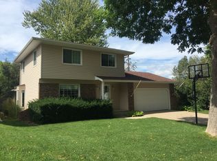 1730 N 106th St, Omaha, NE 68114