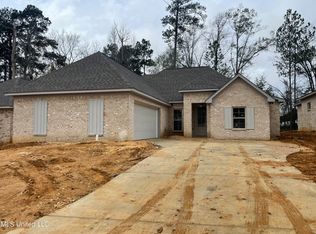 136 Serenity Ln, Pearl, MS 39208