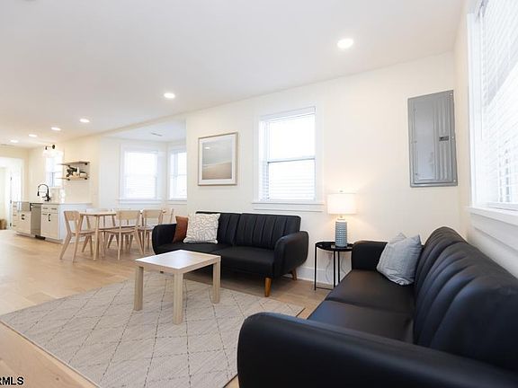 5th image of 1100 West Ave Unit A