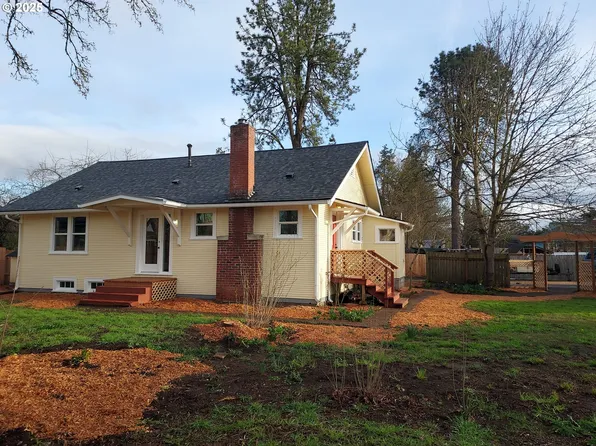 405 1/2 River Rd, Eugene, OR 97404