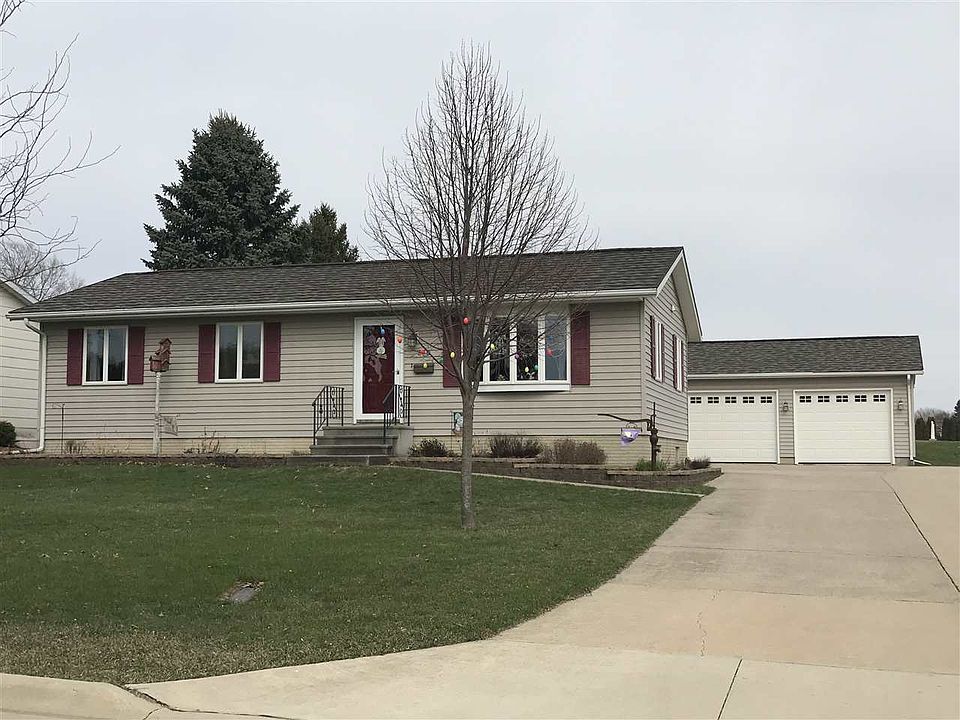 1st image of 420 Fleur Dr