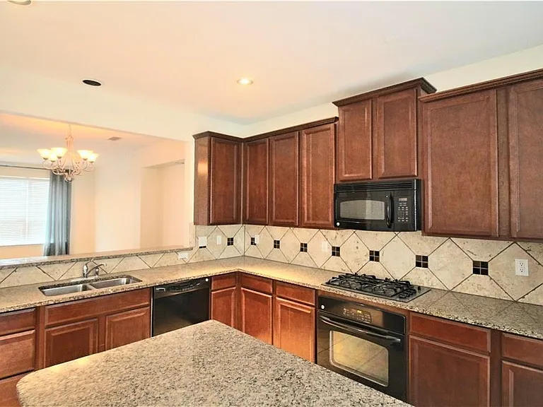 7836 Fox Horn Dr — Photo 9