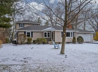 128 Birch Rd, Longmeadow, MA 01106