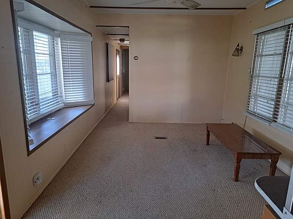 4th image of 39522 Rosebush Ln