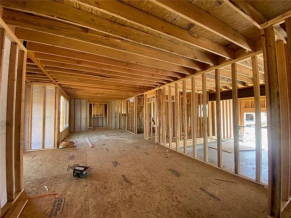 5th image of 18970 W 193rd Ter