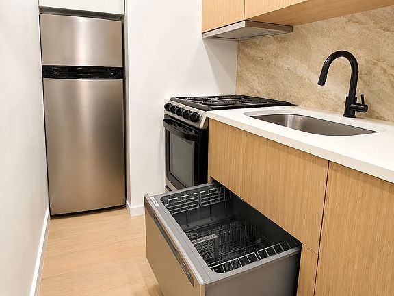4th image of 280 Mulberry St #3FF