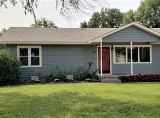 909 W Coolidge Ave, Blackwell, OK 74631