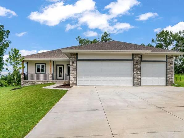 1321 Copper Mountain Dr, Crescent, IA 51526