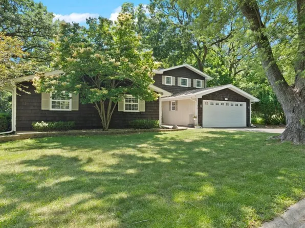 449 High Rd, Cary, IL 60013