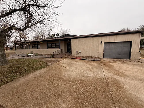 3901 SW 29th St #2 Photo 1
