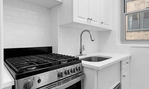 300 E 57th St #6H Photo 1