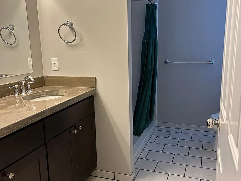 37 W High St — Photo 12
