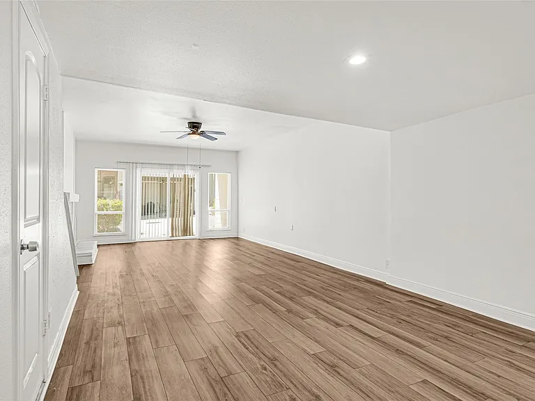 2022 Lakewood Ct — Photo 9