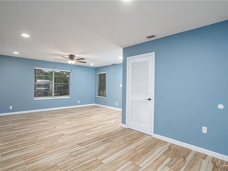 2202 Ella St — Photo 6
