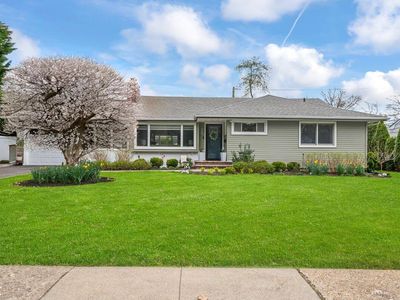 642 Salisbury Park Drive, Westbury, NY, 11590