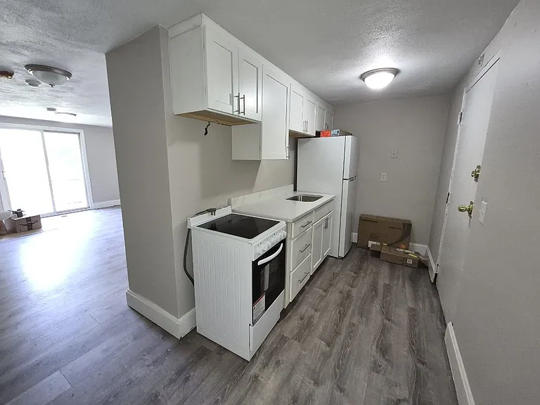 31 New London Ave #2 — Photo 3
