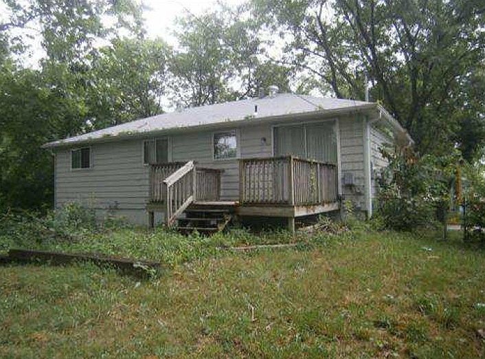 2nd image of 10322 Manchester Ave