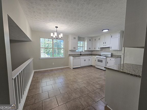 2nd image of 938 Iron Gate Blvd
