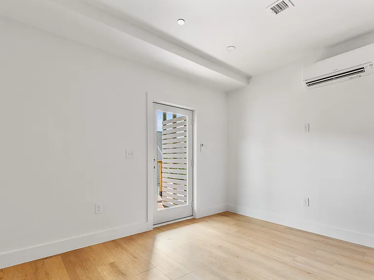 113 Ives Street — Photo 112