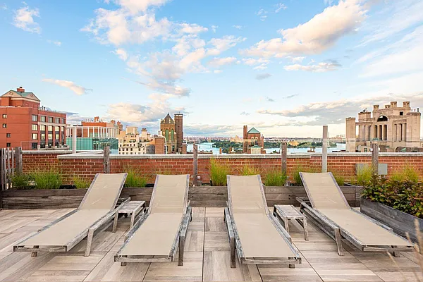 Sold by Sotheby's International Realty | media 15