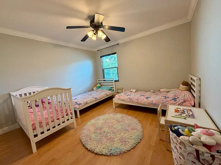 2416 W Chicago Ave — Photo 17