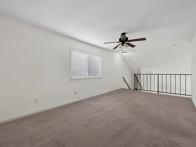 1202 Knollpark Cir — Photo 18