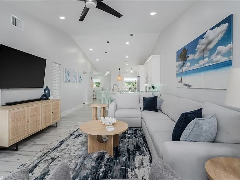 834 Gulf Pavilion Dr #204 — Photo 9