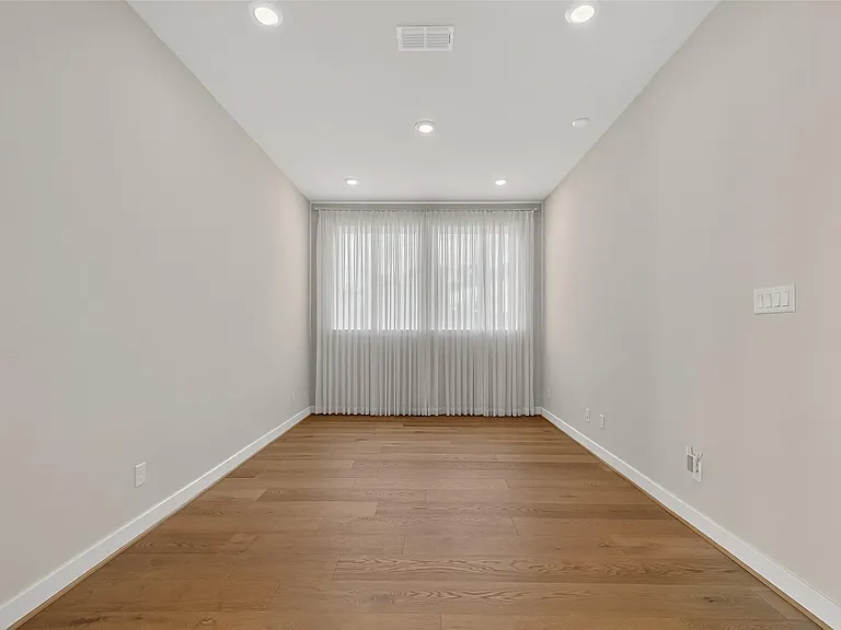 4906 Tanyard Manor Dr — Photo 12