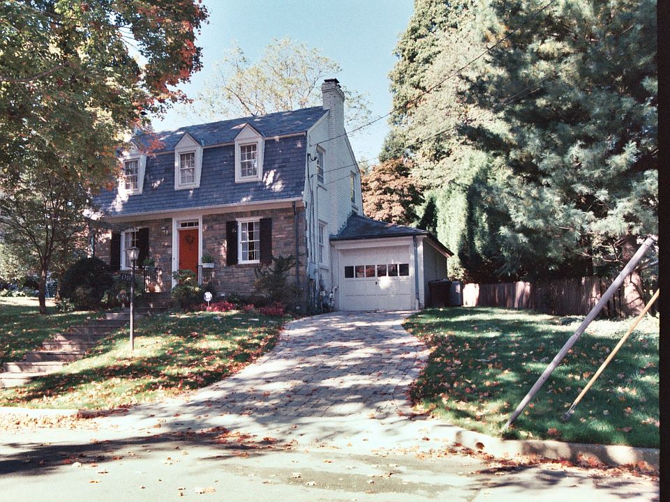 2nd image of 6700 Melville Pl