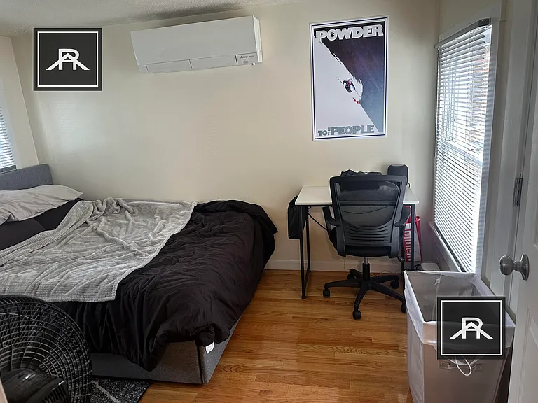 527 E 3rd St #2R — Photo 8
