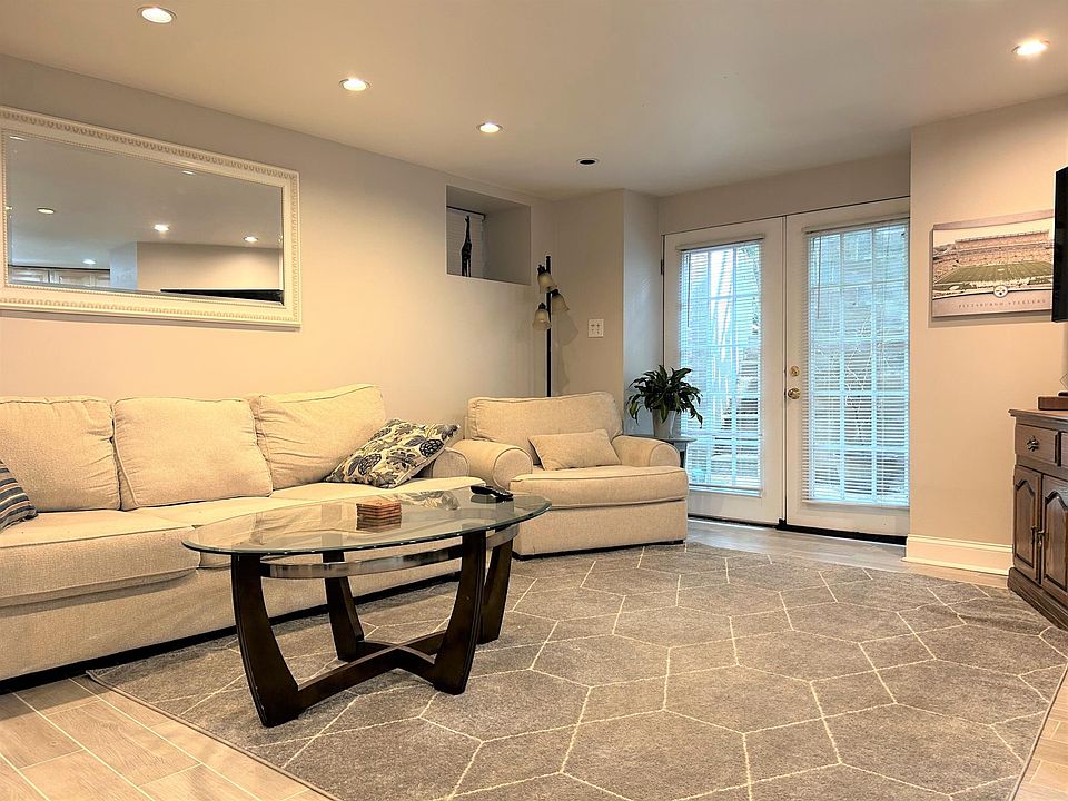 Living Room - French Doors & private exterior patio