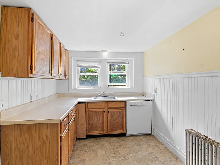 163 Standish Rd #B — Photo 11