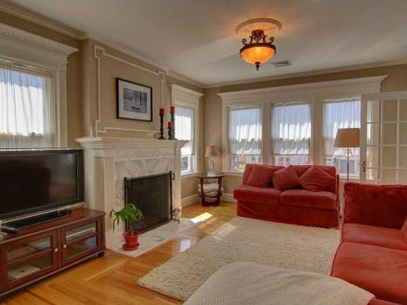3rd image of 563 Wayland Ave #2