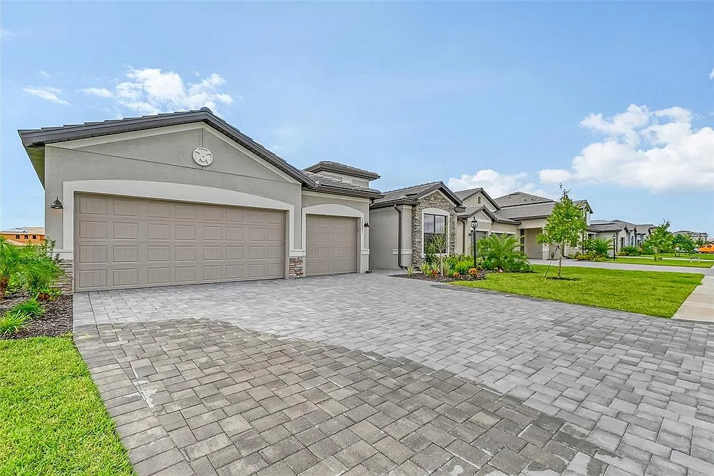 3 bed, 3.0 bath, 2444 sqft, $8,500 — Photo 1