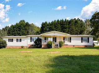 1733 Legans Rd, Yadkinville, NC 27055