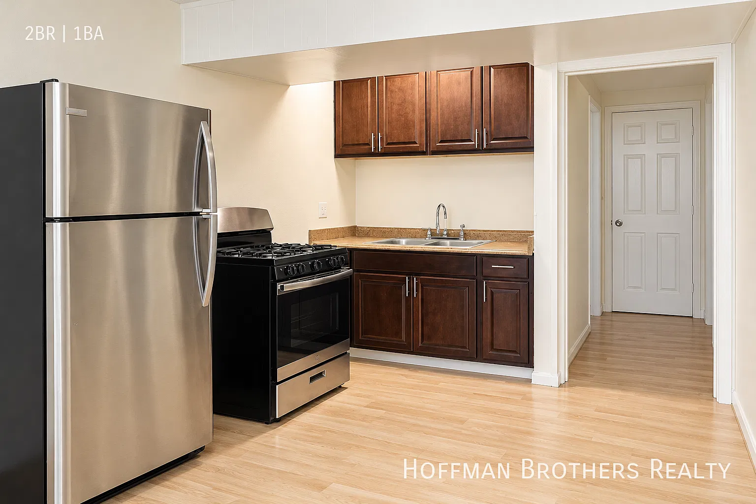 South Bay 2BR with Hardwood Floors, A/C, Stainless Steel Kitchen, Parking & On-Site Laundry! — Photo 2